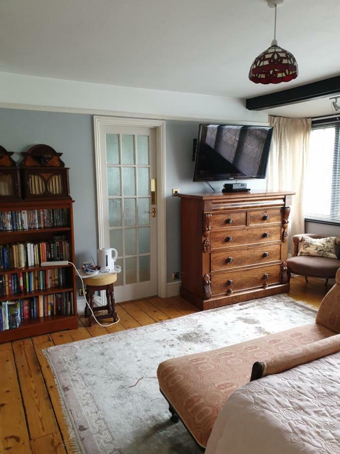 Harry's Bed and breakfast 3*